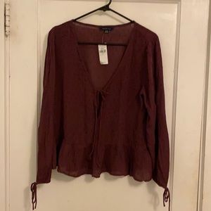 Light American Eagle blouse size S